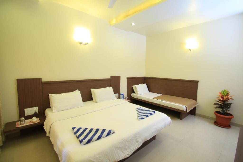 Hotel Sai Smaran Ширди Номер фото