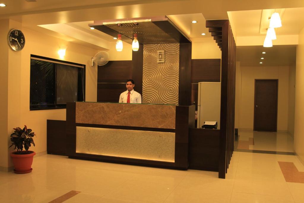 Hotel Sai Smaran Ширди Экстерьер фото