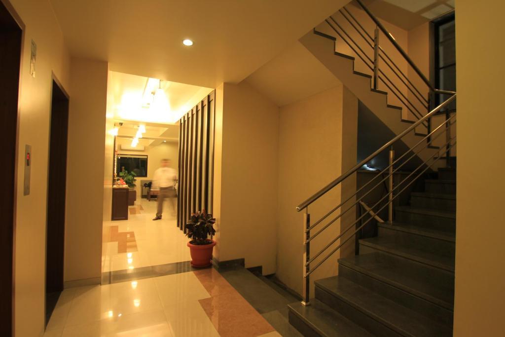 Hotel Sai Smaran Ширди Экстерьер фото